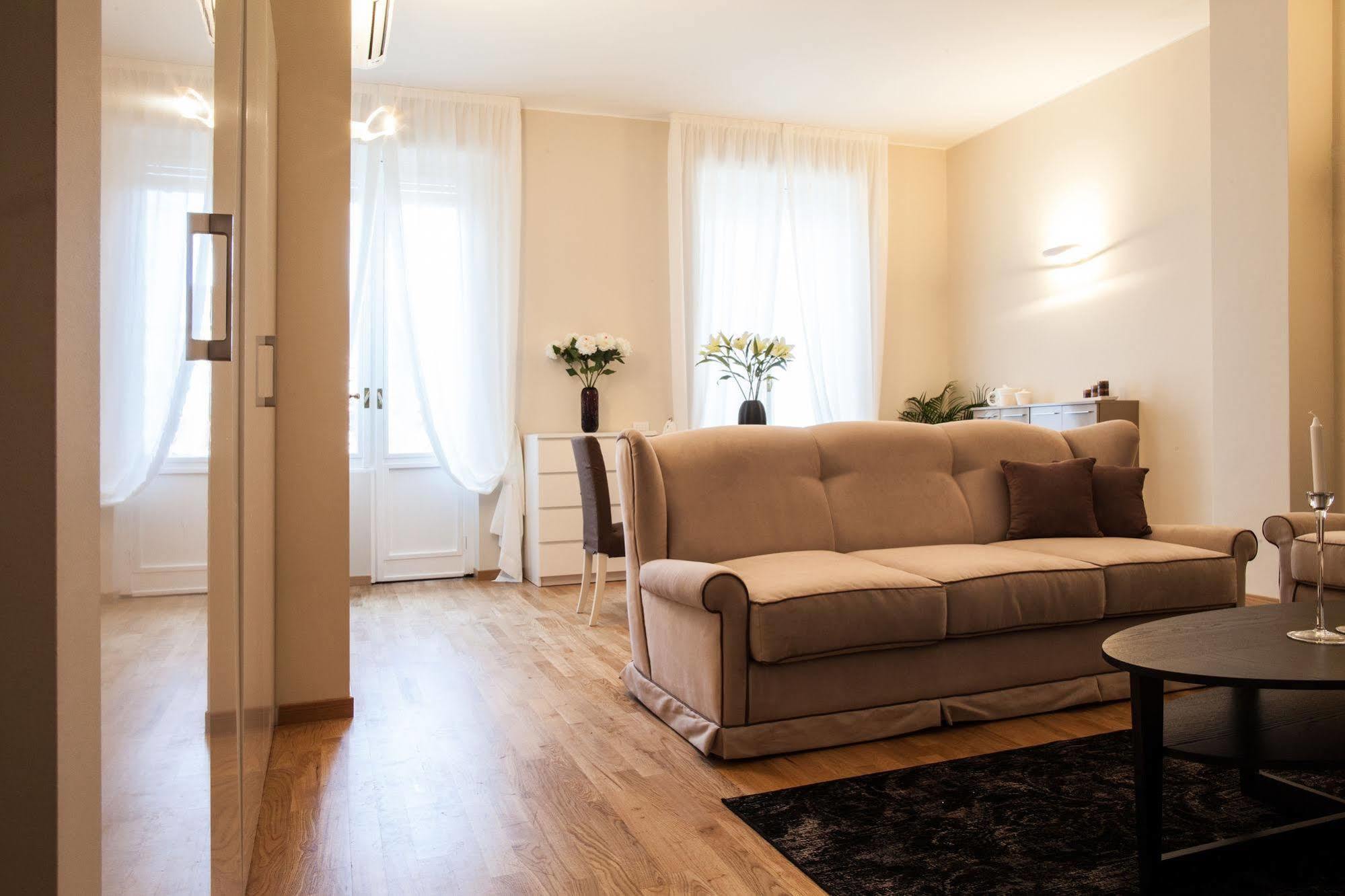 Milan Royal Suites Kültér fotó